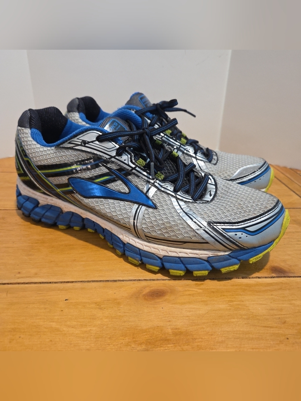 Brooks Adrenaline GTS 15 Blue Silver Yellow Mens Running Shoe Sz 11